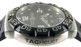 שעון לגבר יוקרתי טאג הייר TAG HEUER FORMULA 1 WAH1010.BT0717 כסוף לוח שחור רצועה שחורה