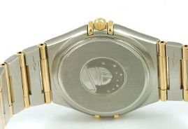 שעון לאישה יוקרתי אומגה OMEGA CONSTELLATION 1212.30.00 כסוף זהב לוח לבן